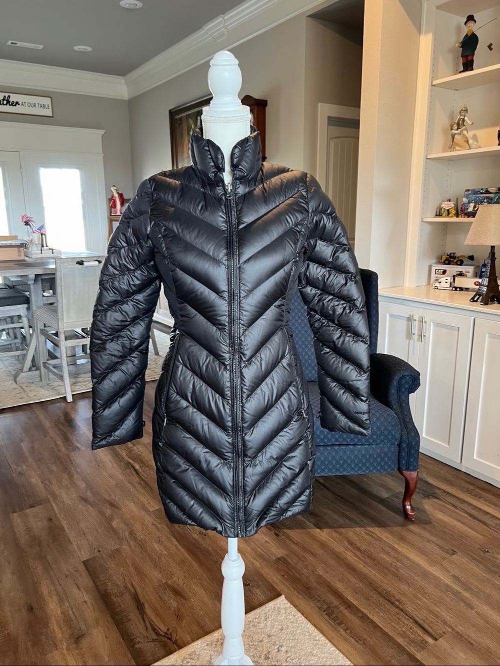 Patagonia long Women's Dark Blue Jacket women’s size Xs